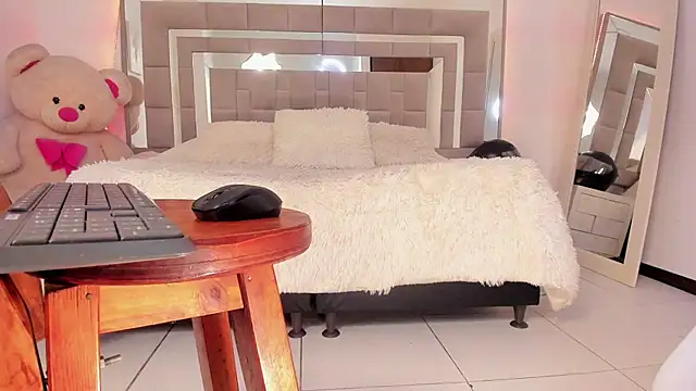 Nicolle foxy online show from December 2024 11:49:02 PM