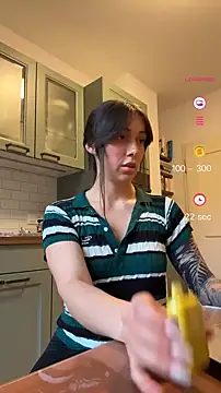 Snapshot of emiliasommer chatting on October 2025 04:15:02 PM emiliasommer online show from October 2025 04:15:02 PM