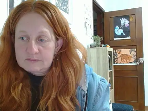 Snapshot of ViioletaMora chatting on May 2026 04:39:01 AM ViioletaMora online show from May 2026 04:39:01 AM
