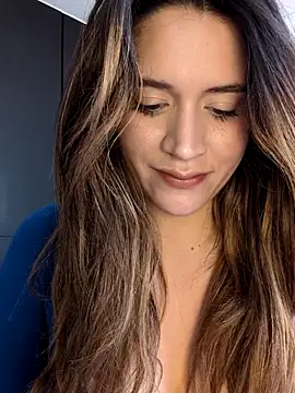 maliciaworld online show from December 2025 06:13:02 PM