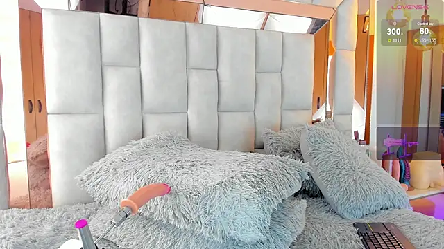 Salomethompson- online show from March 2025 06:45:01 PM