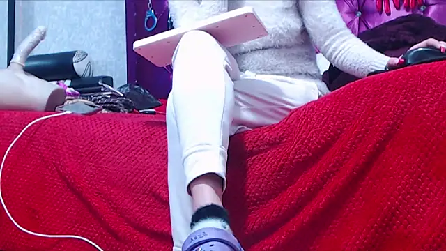 AyshaScott online show from February 2026 12:35:02 PM