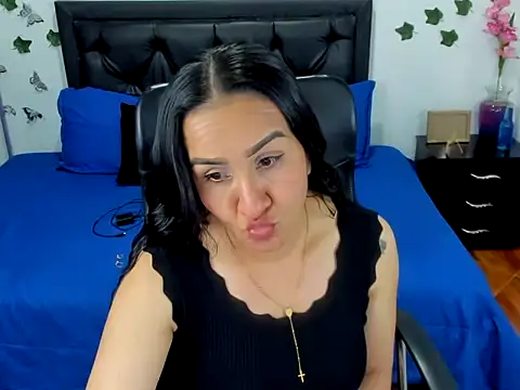 Snapshot of Violeta_stilll chatting on October 2025 06:52:01 PM Violeta stilll online show from October 2025 06:52:01 PM