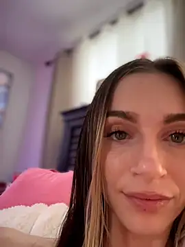 BrattyBae xo online show from April 2026 04:12:02 PM