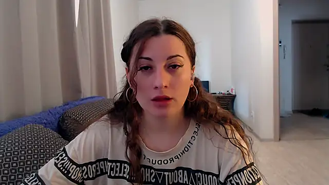 Snapshot of Helen_Adams_ chatting on June 2026 05:17:02 AM Helen Adams online show from June 2026 05:17:02 AM