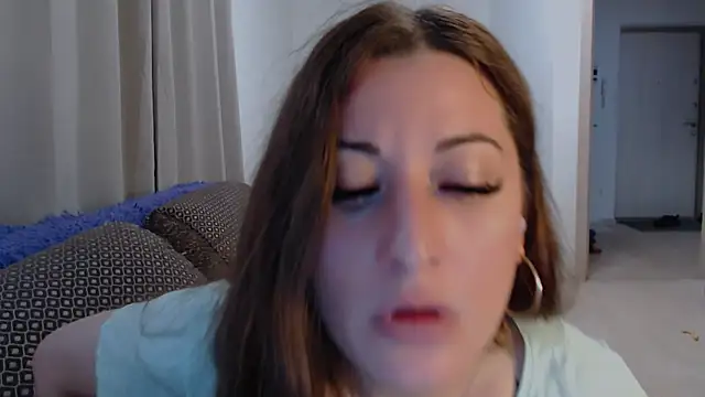 Snapshot of Helen_Adams_ chatting on July 2026 10:39:01 AM Helen Adams online show from July 2026 10:39:01 AM