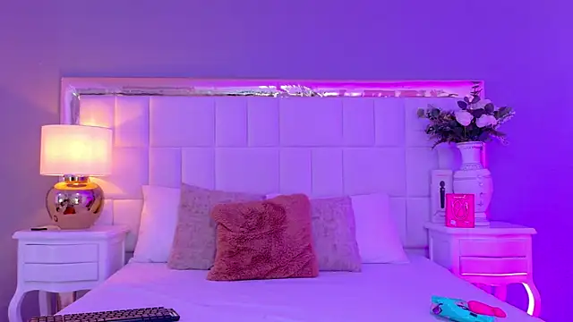 KateVenegas online show from October 2025 07:58:02 PM