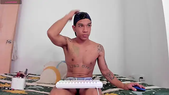 its me miley online show from November 2025 01:13:01 PM