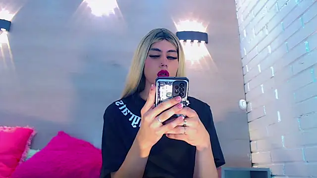 Daniela Pink  online show from February 2025 12:13:01 AM