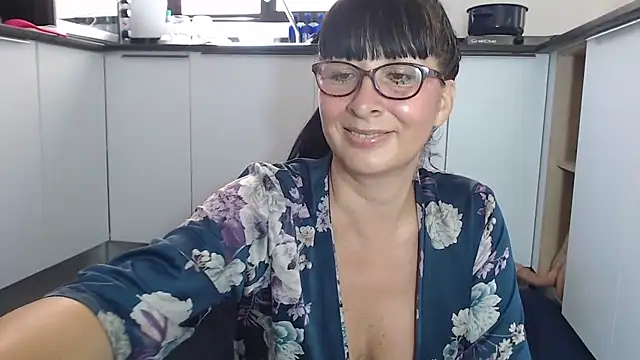 HellenLatin online show from June 2026 03:29:02 PM