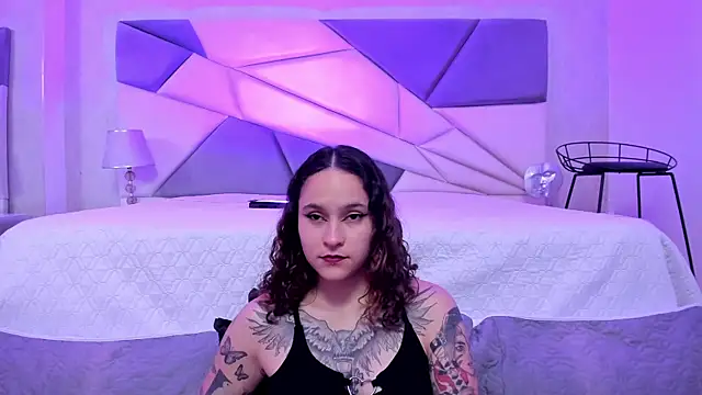 AnnyThompson  online show from January 2025 12:58:02 AM