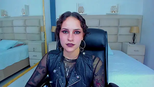 AnnyThompson  online show from October 2025 09:03:02 PM