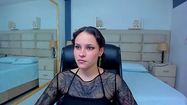 AnnyThompson  online show from October 2025 09:05:02 PM