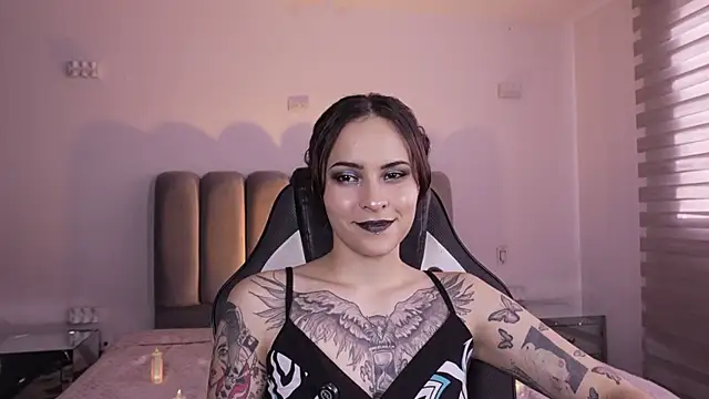 AnnyThompson  online show from January 2026 09:08:01 PM