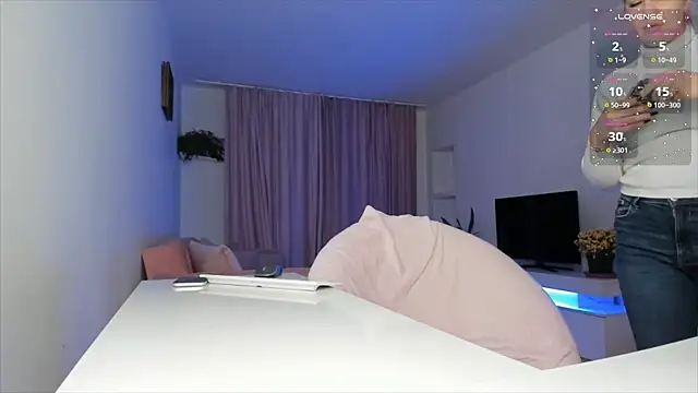 xqueenyasmine online show from December 2024 03:02:02 AM