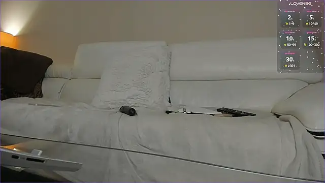 xqueenyasmine online show from February 2025 05:49:02 AM