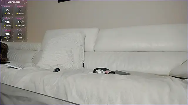 xqueenyasmine online show from February 2025 05:48:01 PM