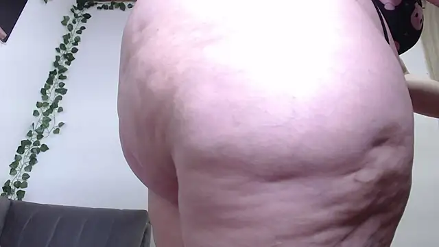 Zoe Curvy online show from February 2025 02:22:02 PM