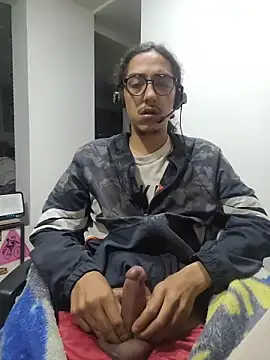 dirtytw0230 online show from March 2026 08:28:01 AM