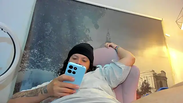 snowflake xxx online show from October 2025 03:45:01 PM