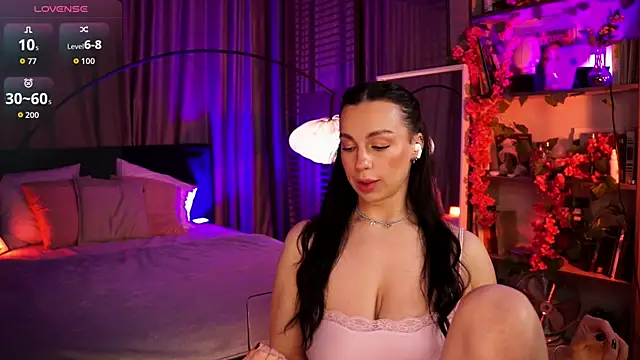 LunaNight online show from October 2025 08:29:02 PM