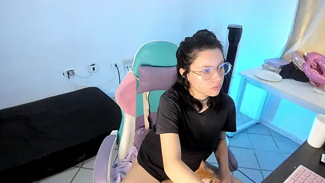 WandaDoll online show from February 2025 02:57:02 PM