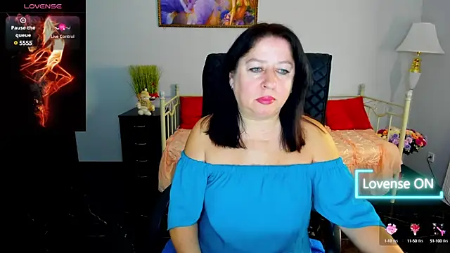 Julia Dean online show from January 2025 11:40:02 AM