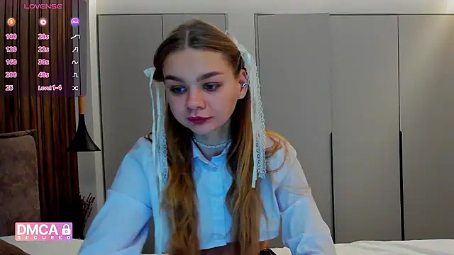 Molly sweetie online show from November 2025 07:14:02 AM