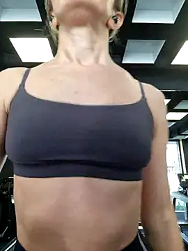 Miss    Mia  online show from February 2025 11:51:01 AM