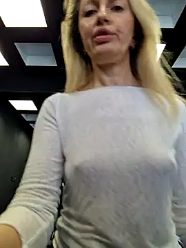 Miss    Mia  online show from March 2025 12:23:01 PM