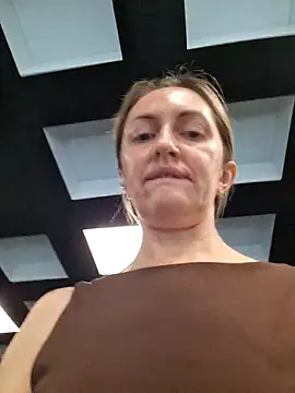 Miss    Mia  online show from February 2026 09:18:02 AM