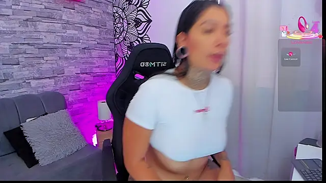 LouaneBourVip online show from October 2025 01:41:02 PM