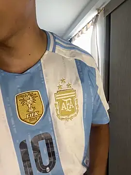 Leonarrrd 01 online show from February 2025 06:08:02 PM