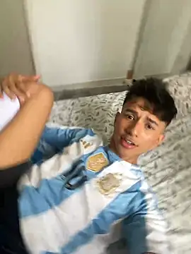 Leonarrrd 01 online show from February 2025 07:58:02 PM