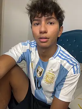 Leonarrrd 01 online show from September 2025 11:28:02 PM