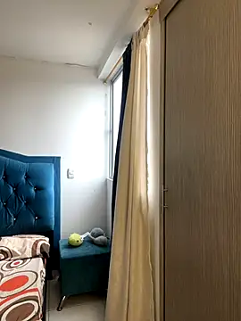 Leonarrrd 01 online show from September 2025 09:42:02 PM