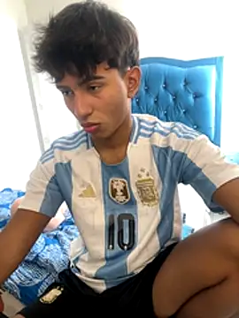 Leonarrrd 01 online show from October 2025 08:09:02 PM