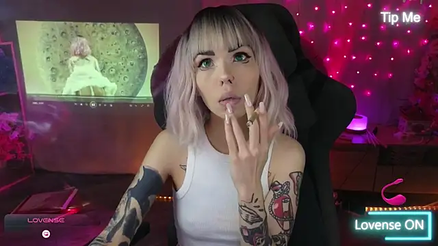 Snapshot of Kerry_Kirk chatting on February 2026 11:31:01 PM Kerry Kirk online show from February 2026 11:31:01 PM