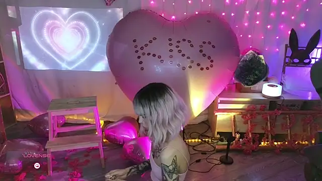 Snapshot of Kerry_Kirk chatting on February 2026 10:04:01 PM Kerry Kirk online show from February 2026 10:04:01 PM