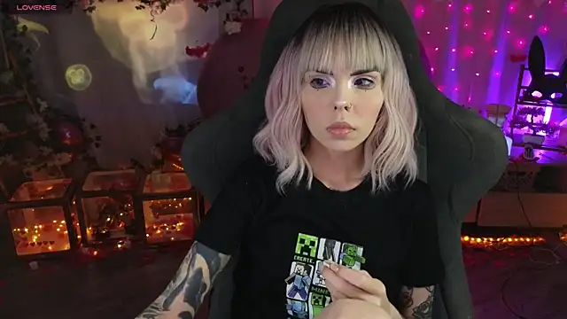 Snapshot of Kerry_Kirk chatting on February 2026 09:47:02 PM Kerry Kirk online show from February 2026 09:47:02 PM