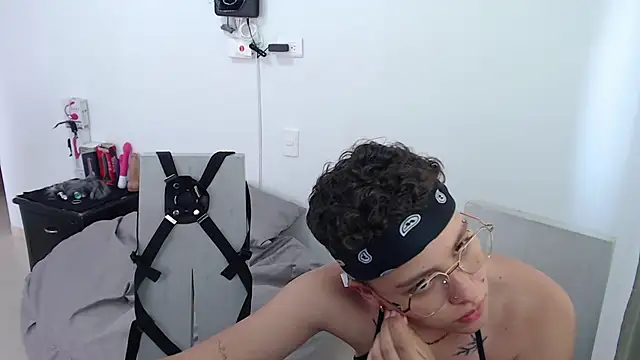 Antonella Cruz02 online show from March 2025 08:11:01 PM