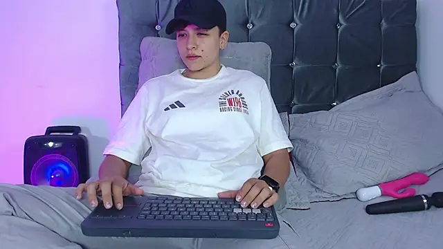 Snapshot of Antonella_Cruz02 chatting on July 2026 01:15:02 AM Antonella Cruz02 online show from July 2026 01:15:02 AM