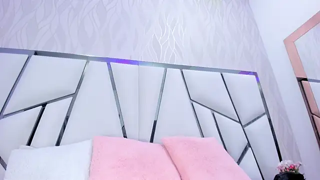  aurora18  online show from January 2025 03:11:01 AM