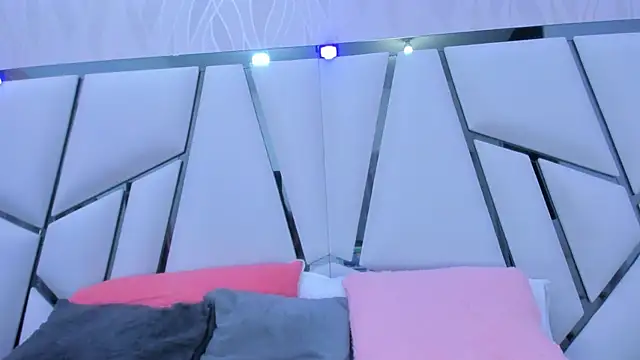  aurora18  online show from February 2025 03:12:01 AM