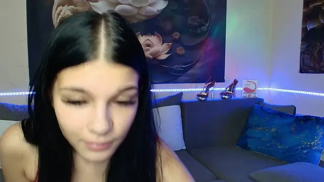 xDeepInLovexx online show from October 2025 06:18:01 PM