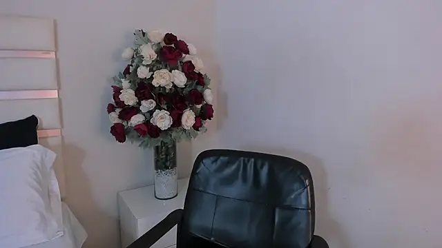 CamilaSofiia online show from January 2025 10:41:02 PM