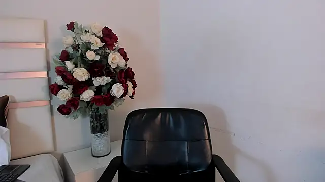 CamilaSofiia online show from March 2025 10:39:02 PM