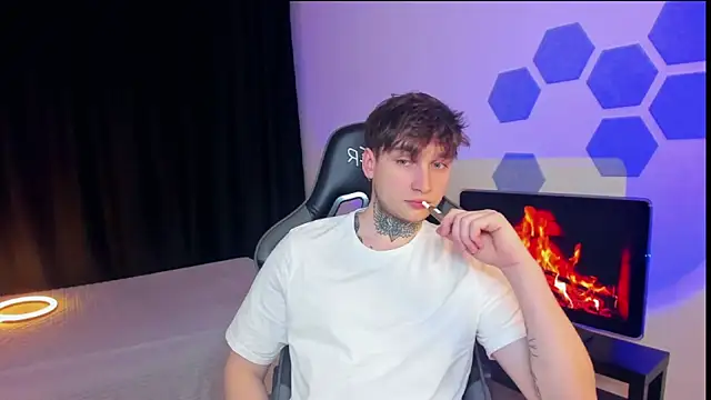 Chris Tyson online show from February 2025 11:25:02 PM