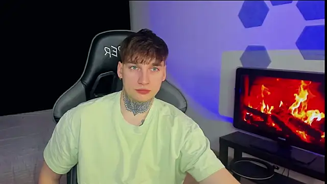 Chris Tyson online show from February 2025 10:42:02 PM