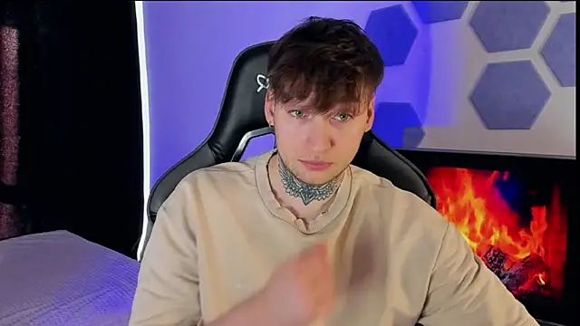 Chris Tyson online show from March 2025 05:46:01 AM